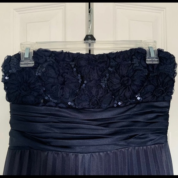 Prom Dress - Picture 1 of 4